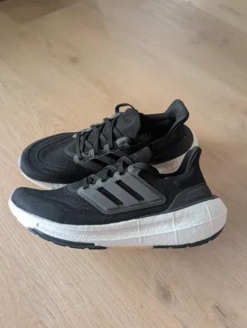 Adidas Ultraboost Light 2023 Running Shoes d'occasion