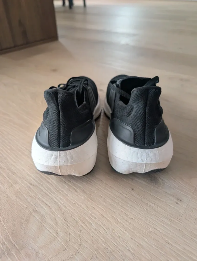 Käytetty Adidas Ultraboost Light 2023 bike — kuva 4 / 6