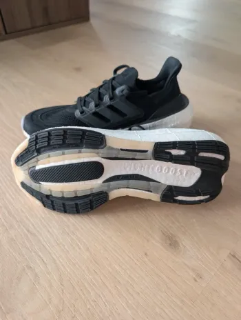 Käytetty Adidas Ultraboost Light 2023 bike — kuva 3 / 6