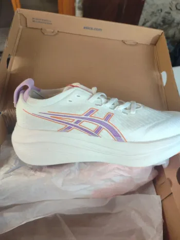 Asics Nimbus 27 Running Shoes d'occasion
