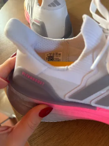 Adidas Ultraboost Olympia 2024 bike de segunda mano — imagen 4 de 4