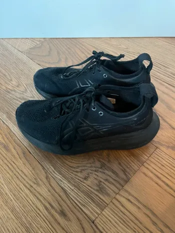 Gebrauchtes Asics Gel Nimbus 25 Running Shoes