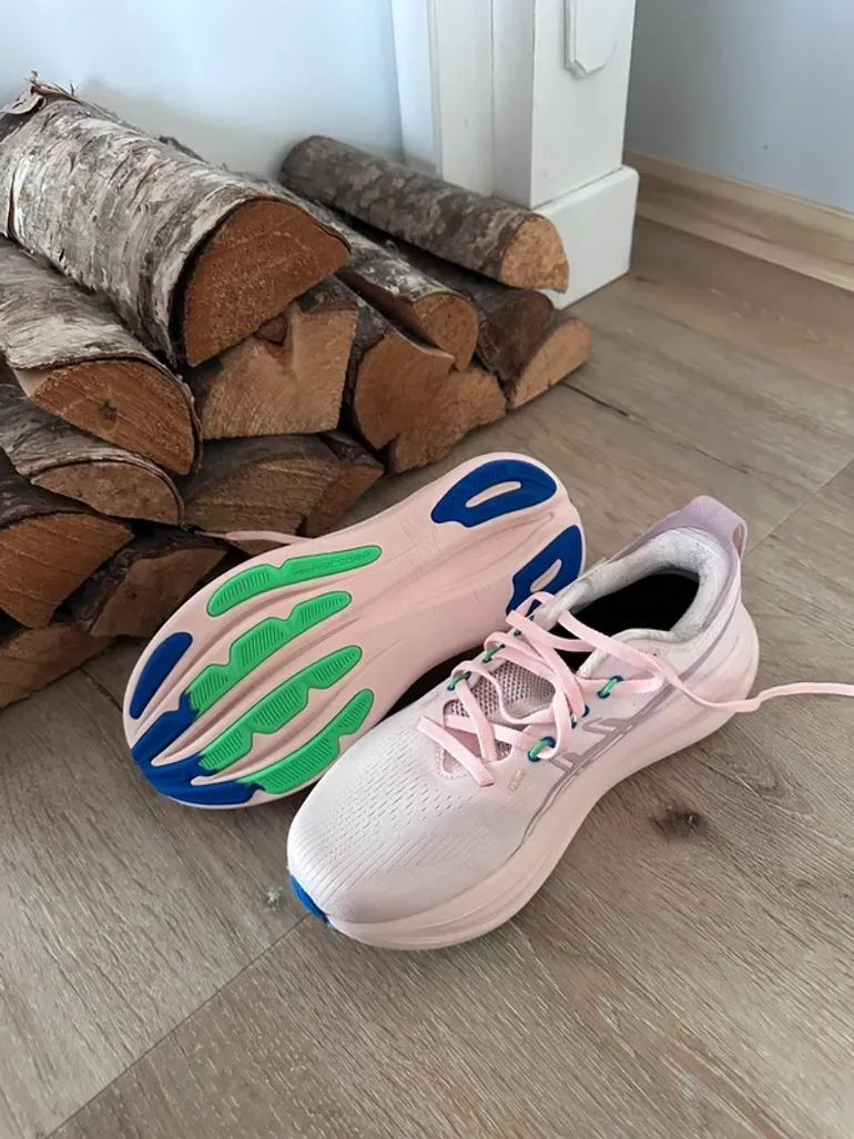 Used Asics GEL-Nimbus 28 bike — image 2 of 3