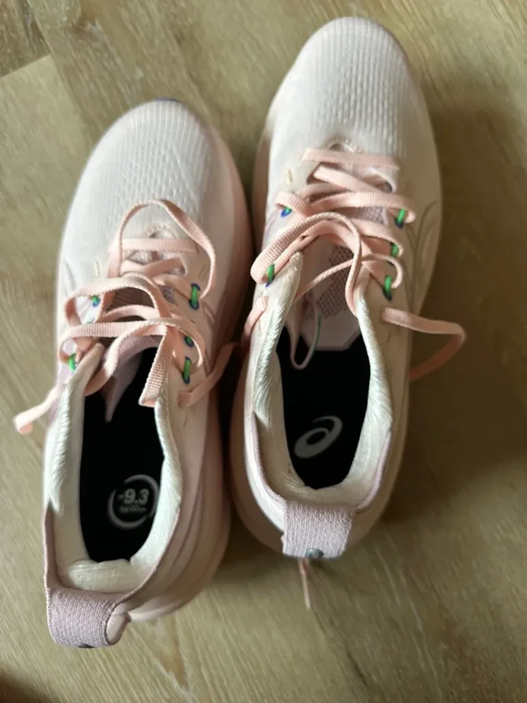Used Asics GEL-Nimbus 28 bike — image 3 of 3