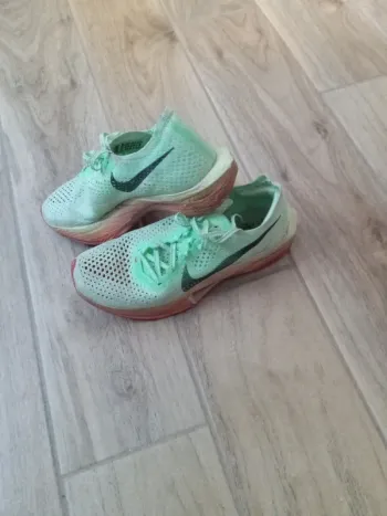 Nike Vaporfly 3 bike usato — immagine 2 di 6