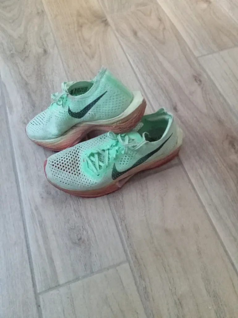 Nike Vaporfly 3 bike usato — immagine 2 di 6