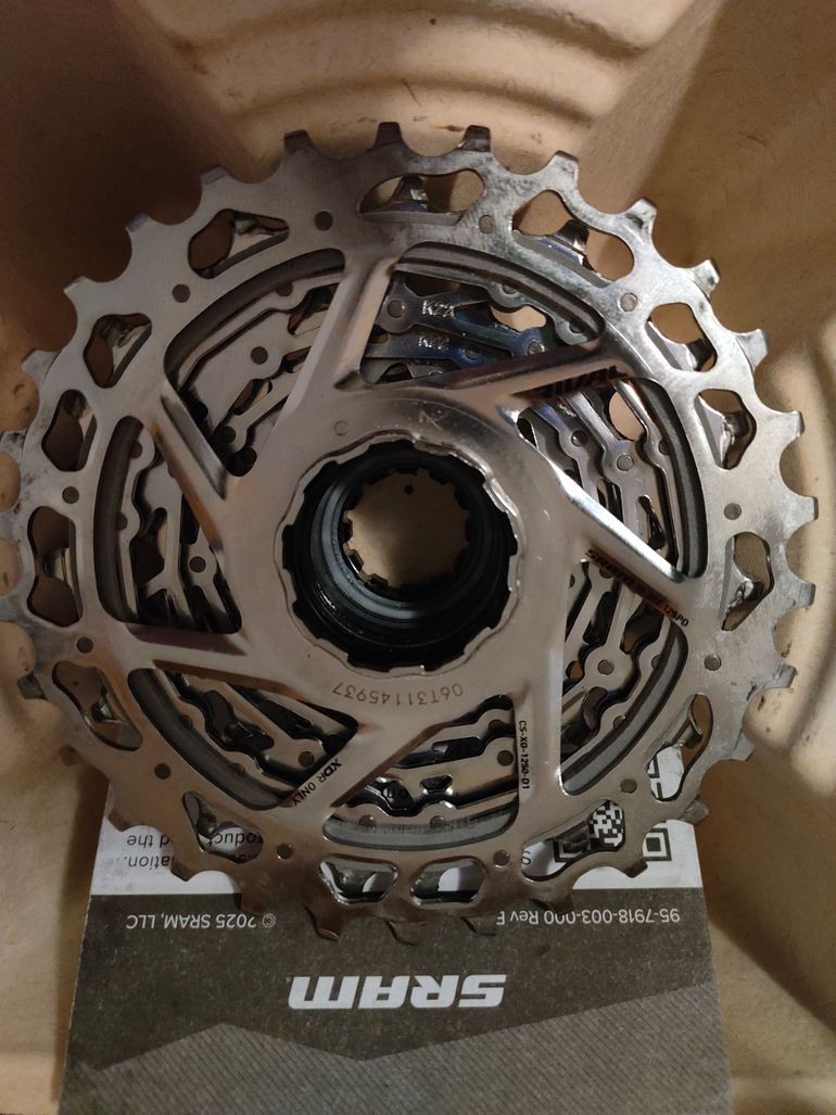 Used Sram Rival HDR 2025 bike — image 8 of 9