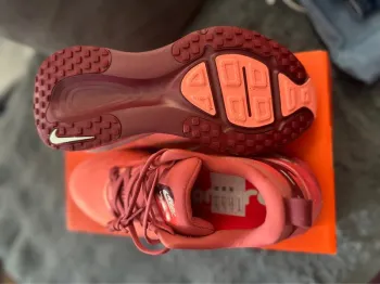 Nike Vomero 18 bike usato — immagine 3 di 8