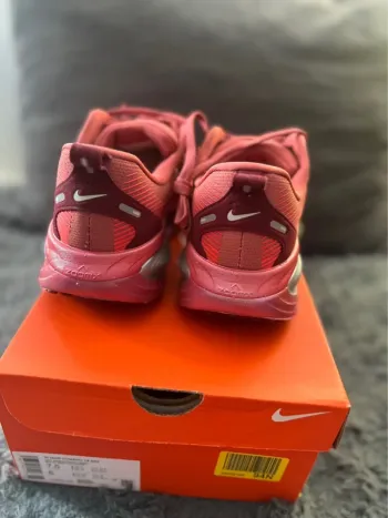 Nike Vomero 18 bike usato — immagine 5 di 8