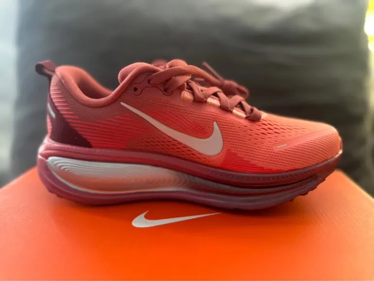 Nike Vomero 18 bike usato — immagine 6 di 8