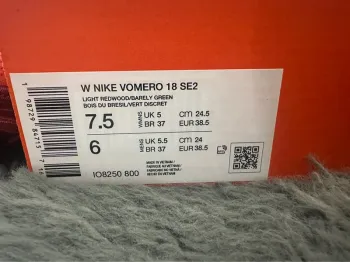 Nike Vomero 18 bike usato — immagine 8 di 8