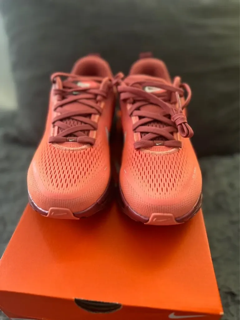 Nike Vomero 18 bike usato — immagine 4 di 8