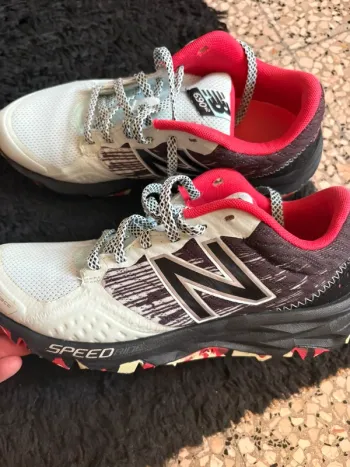 Použité New Balance Basket Running Shoes