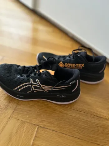 Asics Laufschuhe Running Shoes d'occasion