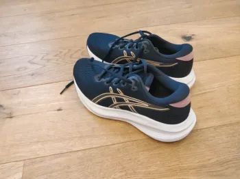 Käytetty Asics gel excite 11W bike — kuva 4 / 5