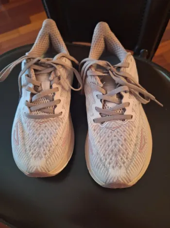 Hoka Clifton 9 Running Shoes usato
