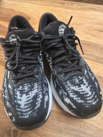 Used Asics Gel-Cumulus 23 Running Shoes