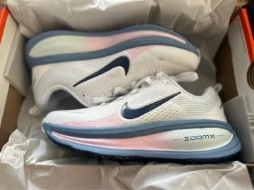 Używany Nike Vomero 18 Running Shoes