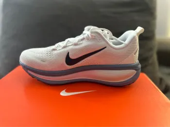 Nike Vomero 18 bike usato — immagine 4 di 6
