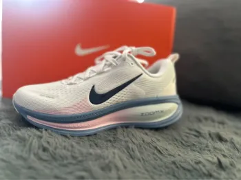 Nike Vomero 18 bike usato — immagine 2 di 6