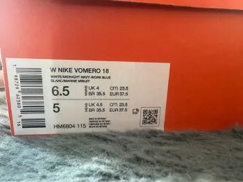 Nike Vomero 18 bike usato — immagine 6 di 6