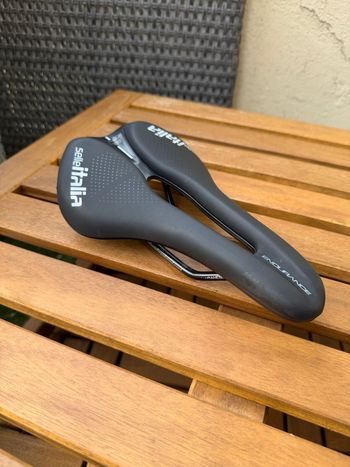 Käytetty Selle Italia Novus Boost Evo Endurance TM Superflow 2025 Saddles & Seatposts