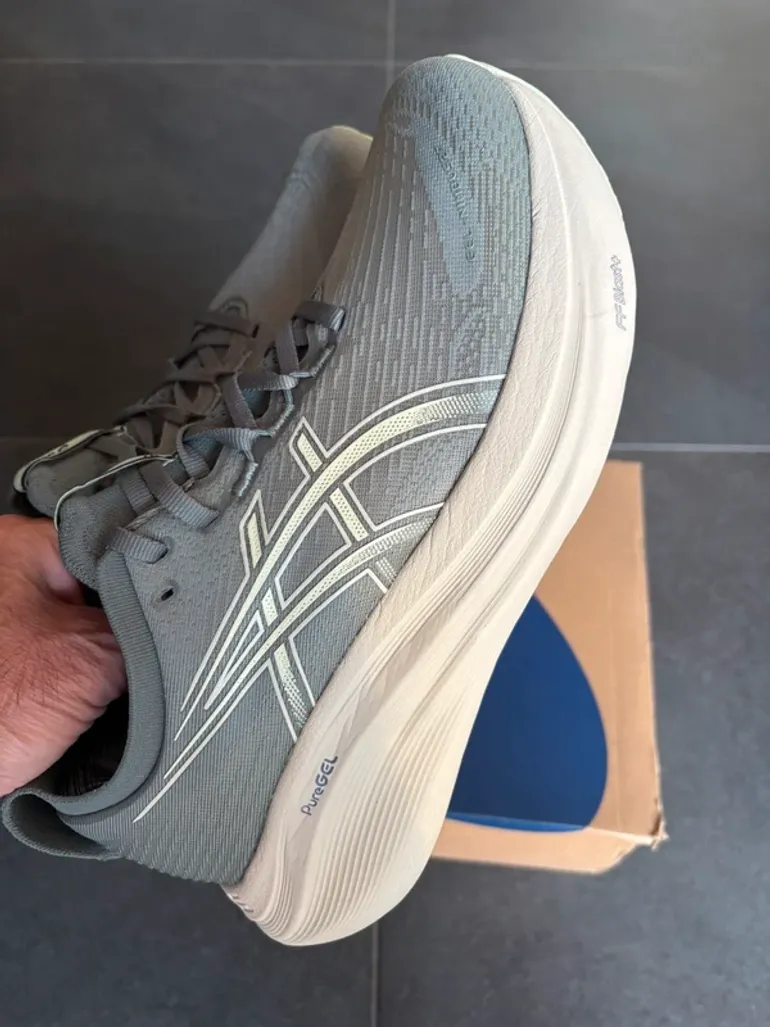 Used Asics Gel Nimbus 27 bike — image 4 of 8