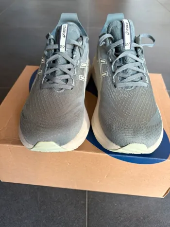 Used Asics Gel Nimbus 27 bike — image 6 of 8