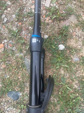 Used Fox 36 Performance 2023 bike — image 8 of 9