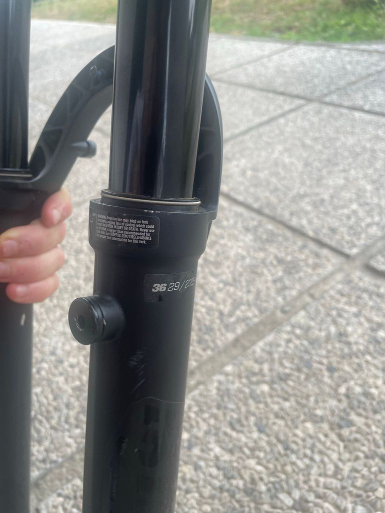 Used Fox 36 Performance 2023 bike — image 3 of 9
