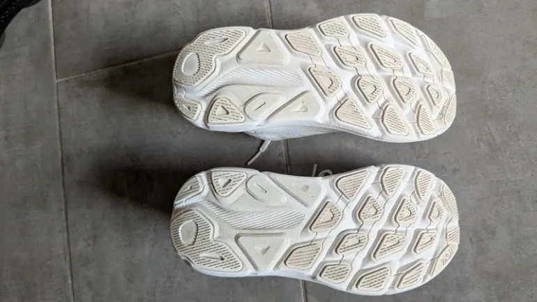Hoka Clifton 9 bike usato — immagine 4 di 5