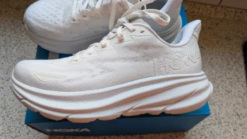 Hoka Clifton 9 bike usato — immagine 3 di 5