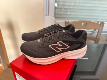 Used New Balance 680 Running Shoes