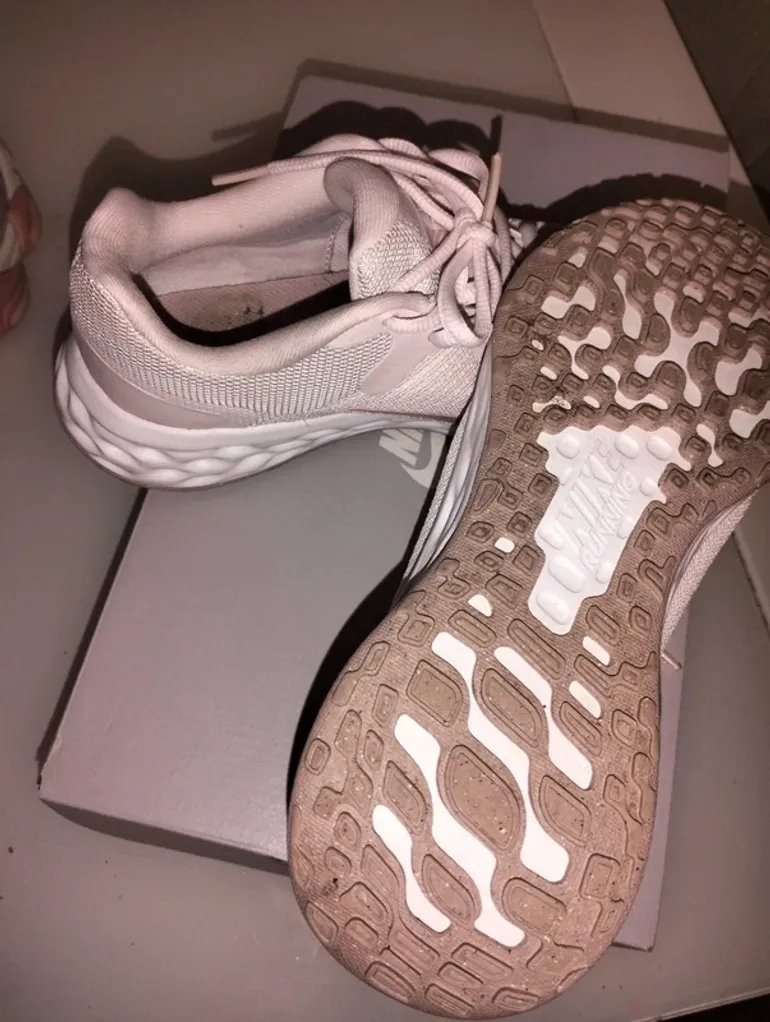 Gebrauchtes Nike Sportive Running Shoes bike — Bild 5 von 6