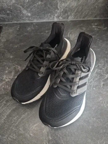 Używany Adidas Ultraboost Running Shoes