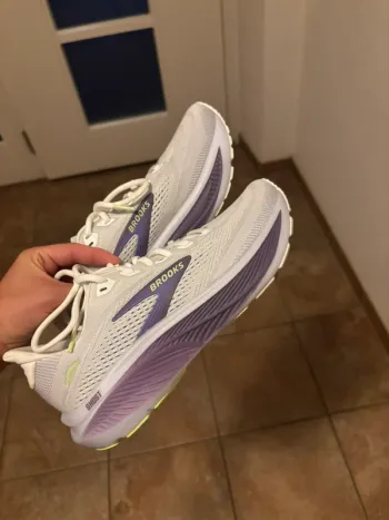 Brooks Ghost Running Shoes usato