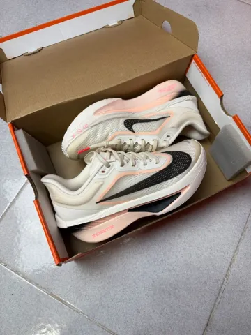 Used Nike Zoom Fly 6 Running Shoes