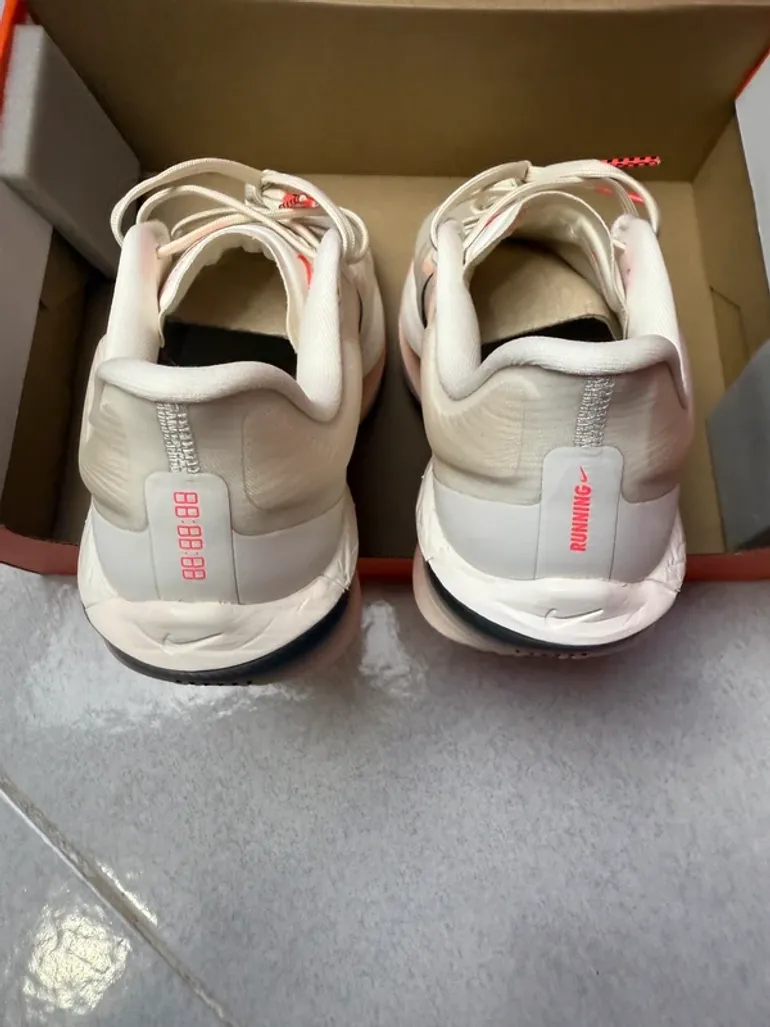 Używany Nike Zoom Fly 6 bike — zdjęcie 3 z 8