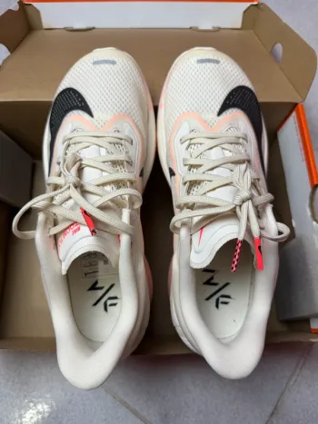 Używany Nike Zoom Fly 6 bike — zdjęcie 2 z 8