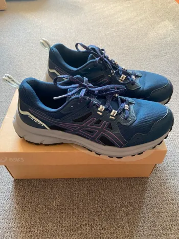Asics Running Shoes bike d'occasion — image 2 sur 4
