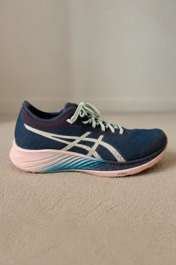 Used Lightweight Magic Speed Running Shoes
