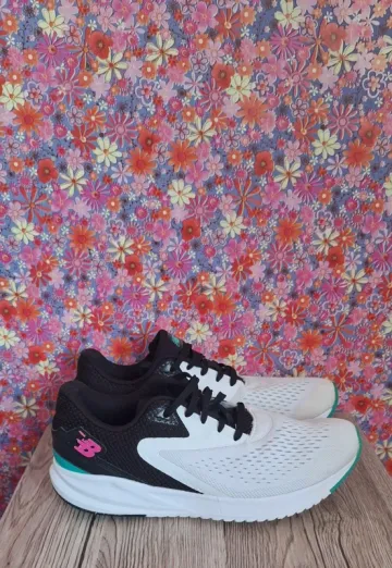 Used New Balance Sneakers Femme Running Shoes