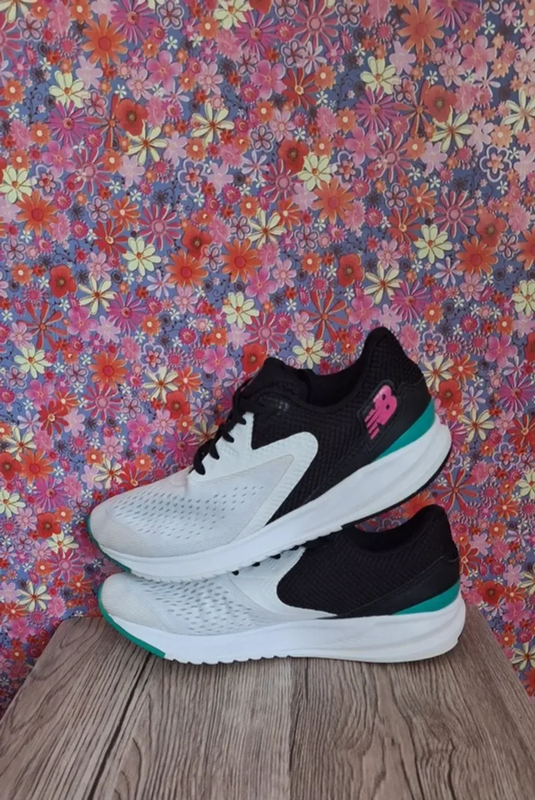 New Balance Sneakers Femme bike d'occasion — image 3 sur 11