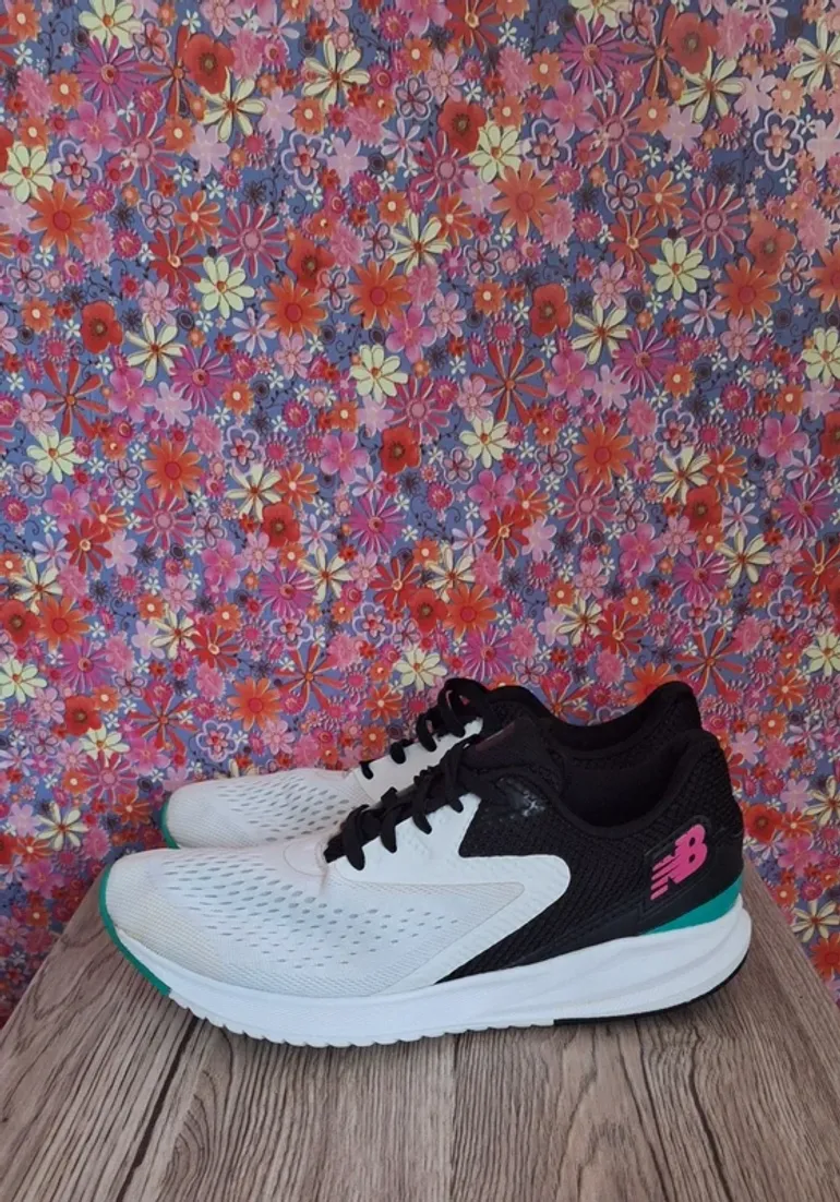 New Balance Sneakers Femme bike d'occasion — image 5 sur 11