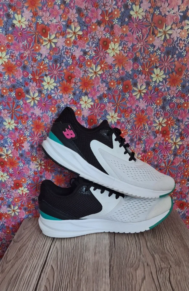 New Balance Sneakers Femme bike d'occasion — image 8 sur 11