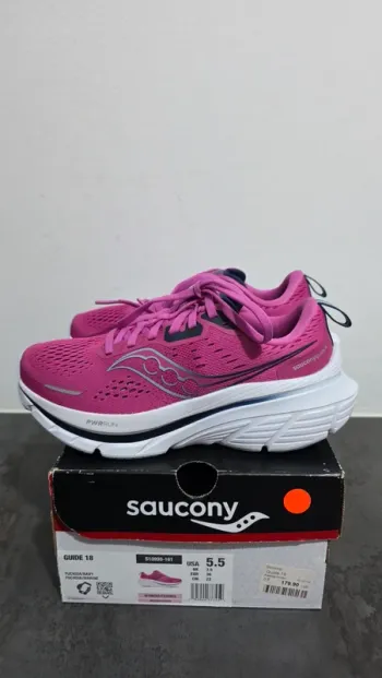 Saucony Basket Running Shoes d'occasion