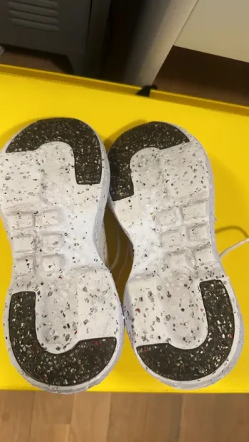 Used Nike Running Shoes bike — image 4 of 4