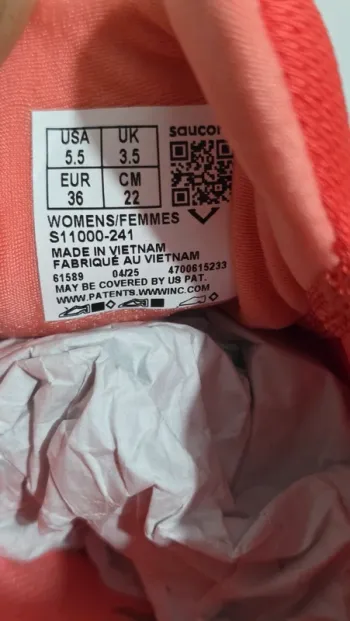 Used Saucony Sneakers bike — image 7 of 7