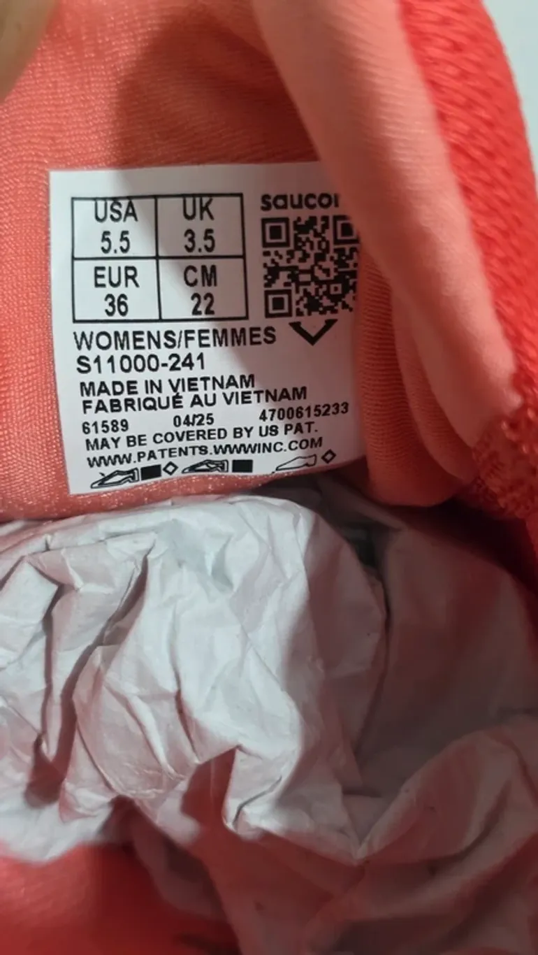 Used Saucony Sneakers bike — image 7 of 7