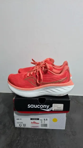 Použité Saucony Sneakers Running Shoes